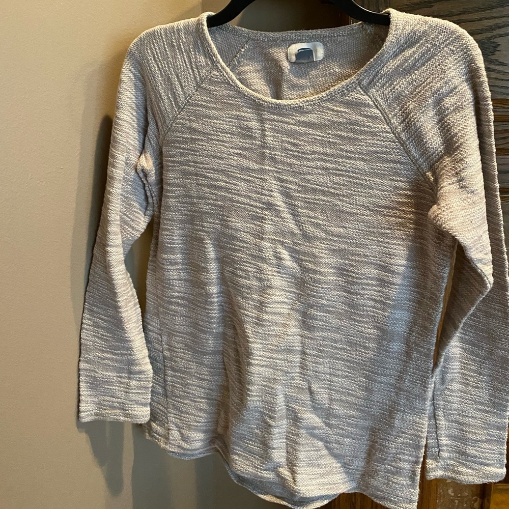 Old Navy light grey sweater